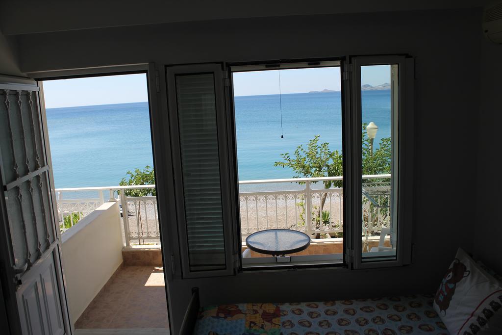 Aqua Blue Apartment Haraki